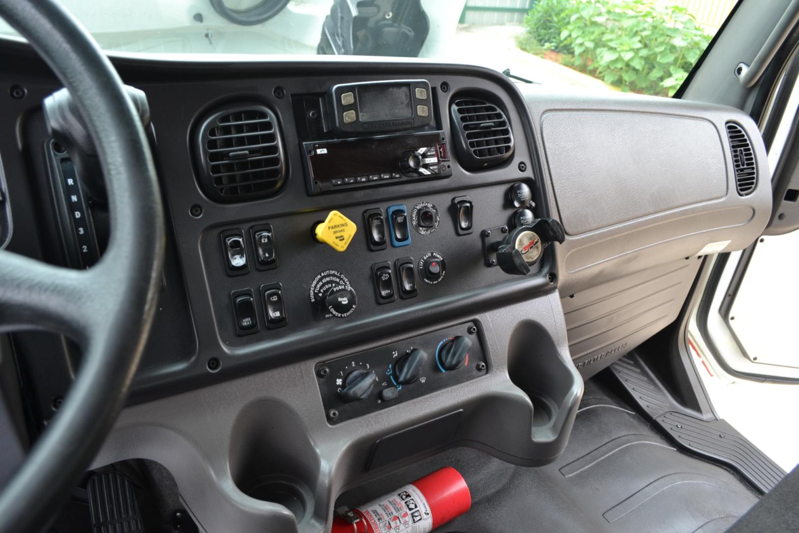 2019 WHITE /BLACK FREIGHTLINER M2-106 with an CUMMINS B6.7L 240HP engine, ALLISON 2500RDS AUTOMATIC transmission, located at 9172 North Fwy, Houston, TX, 77037, (713) 910-6868, 29.887470, -95.411903 - Photo#16